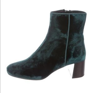 Anthropologie BNWT BRAND Lola cruz Green Velvet Ankle Boot